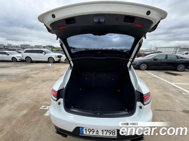 Porsche Macan 2021 — фото 15