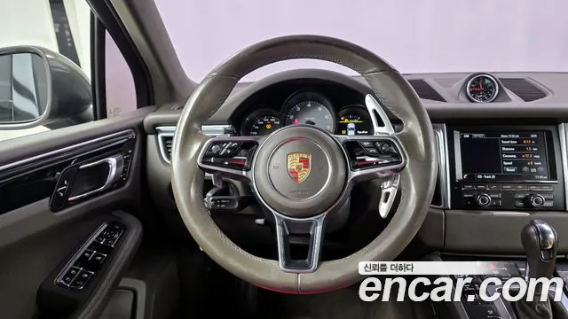 Porsche Macan 2015 — фото 13
