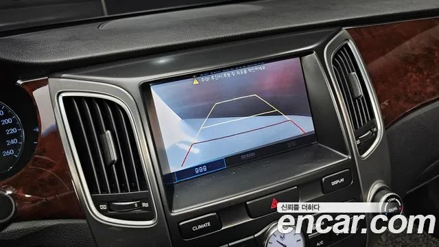 Hyundai Equus 2012 — фото 15