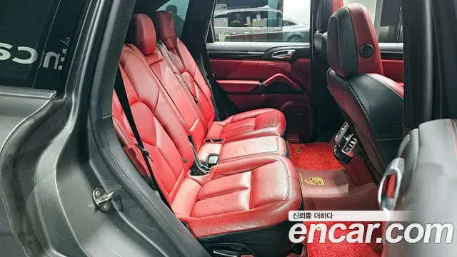 Porsche Cayenne 2016 — фото 12