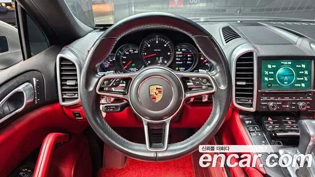 Porsche Cayenne 2016 — фото 13