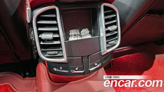 Porsche Cayenne 2016 — фото 18