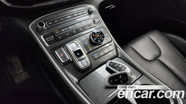 Hyundai Santafe 2022 — фото 13