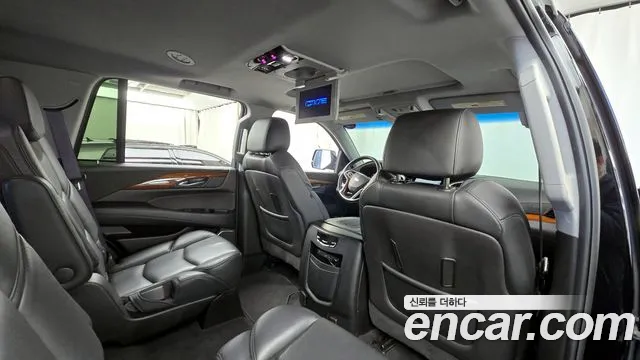 Cadillac Escalade 2017 — фото 12