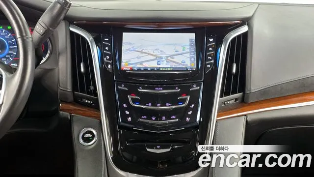 Cadillac Escalade 2017 — фото 14