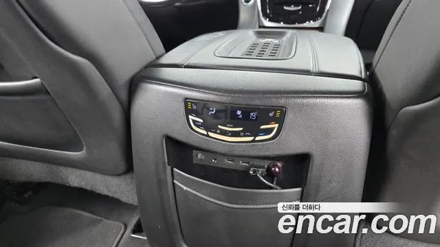 Cadillac Escalade 2017 — фото 19