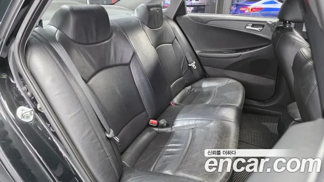 Hyundai Sonata 2010 — фото 12