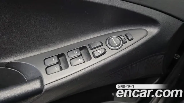 Hyundai Sonata 2010 — фото 18