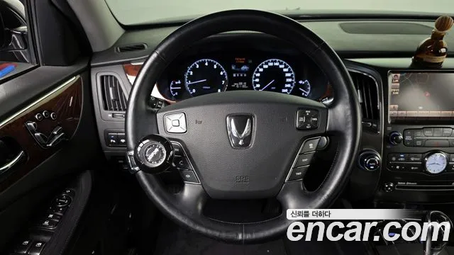 Hyundai Equus 2010 — фото 16
