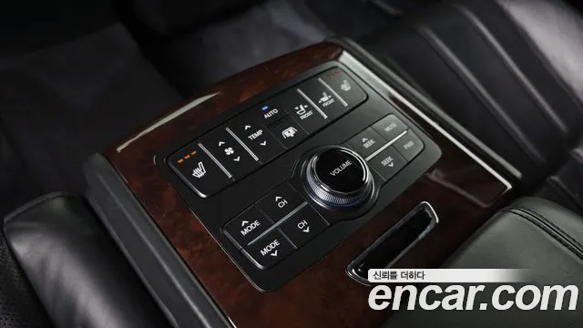 Hyundai Equus 2010 — фото 17