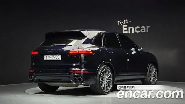 Porsche Cayenne 2016 — фото 2