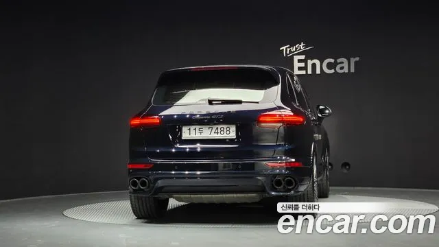 Porsche Cayenne 2016 — фото 4