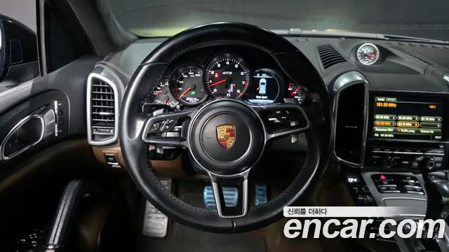 Porsche Cayenne 2016 — фото 13