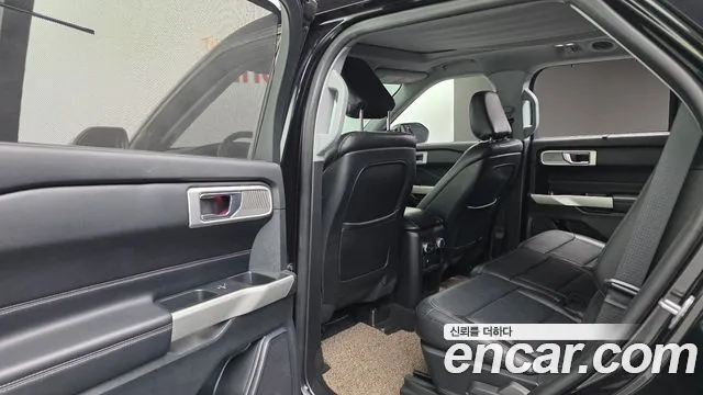 Ford Explorer 2020 — фото 17