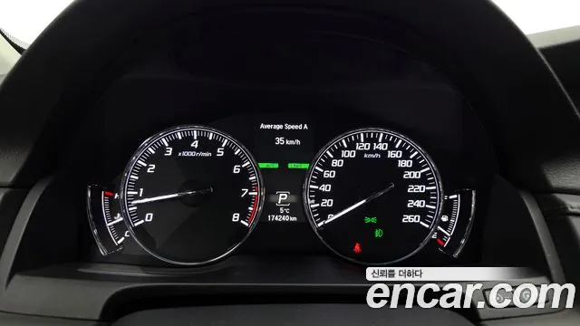 Honda Legend 2016 — фото 8