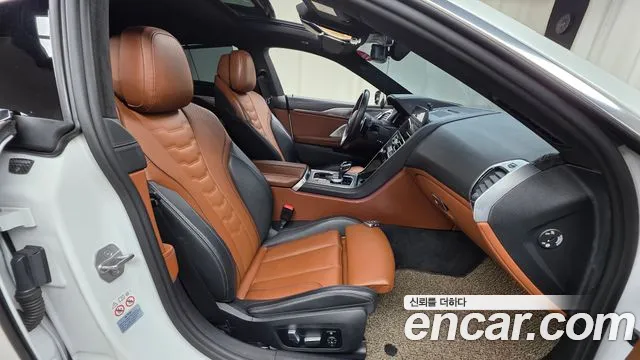 BMW 8-Series 2022 — фото 10