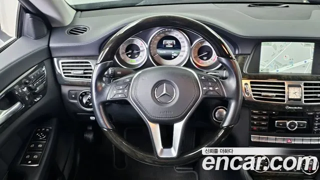 Mercedes-Benz CLS-Class 2014 — фото 13
