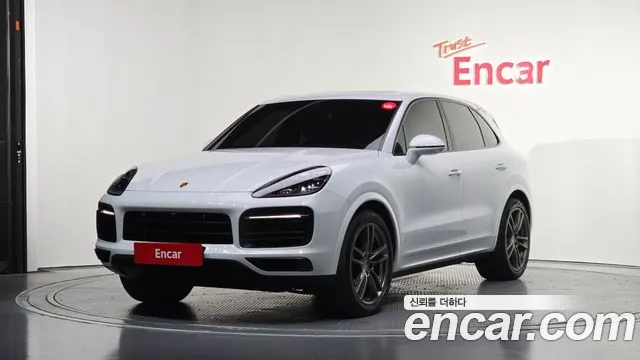 Porsche Cayenne 2020 — фото 1