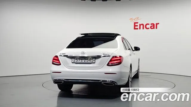 Mercedes-Benz E-Class 2019 — фото 4