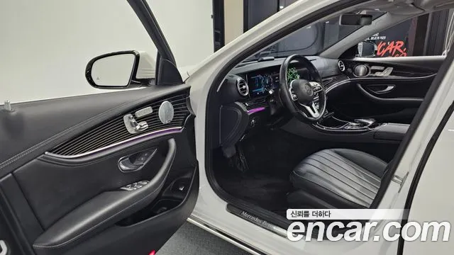 Mercedes-Benz E-Class 2019 — фото 10