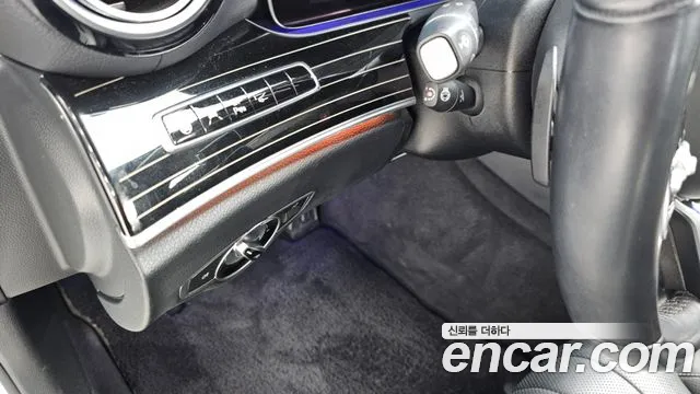 Mercedes-Benz E-Class 2019 — фото 14
