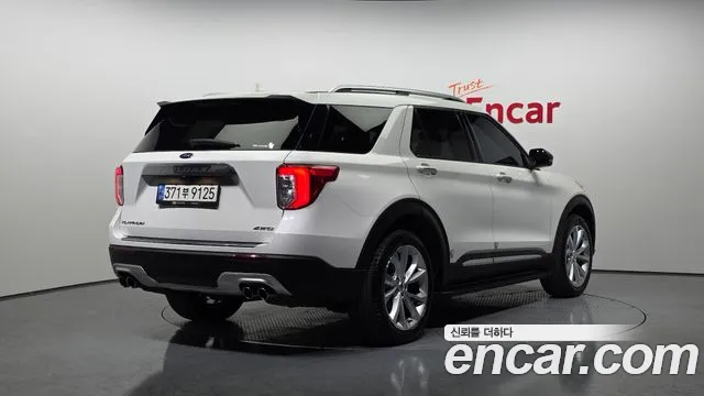 Ford Explorer 2022 — фото 2