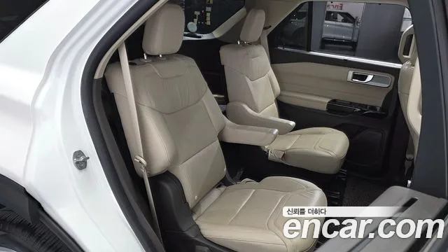 Ford Explorer 2022 — фото 12