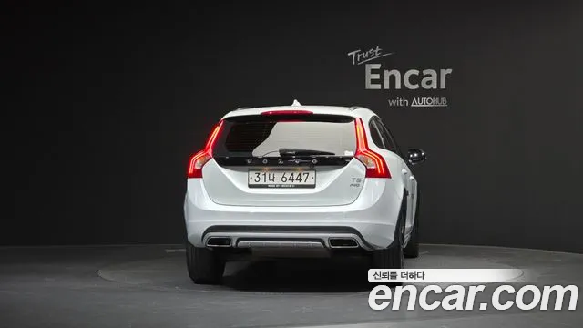 Volvo V60 2018 — фото 4
