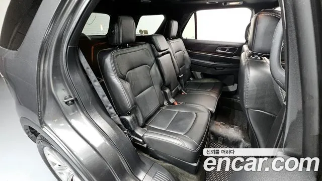 Ford Explorer 2017 — фото 12