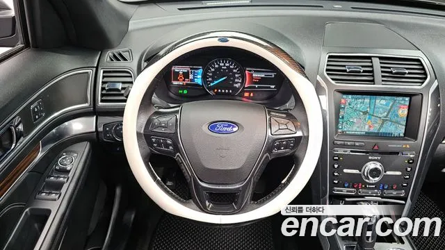 Ford Explorer 2017 — фото 13