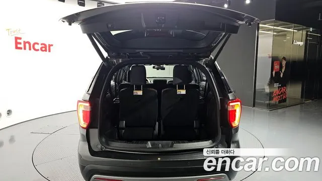 Ford Explorer 2017 — фото 20