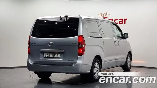 Hyundai Starex 2010 — фото 2