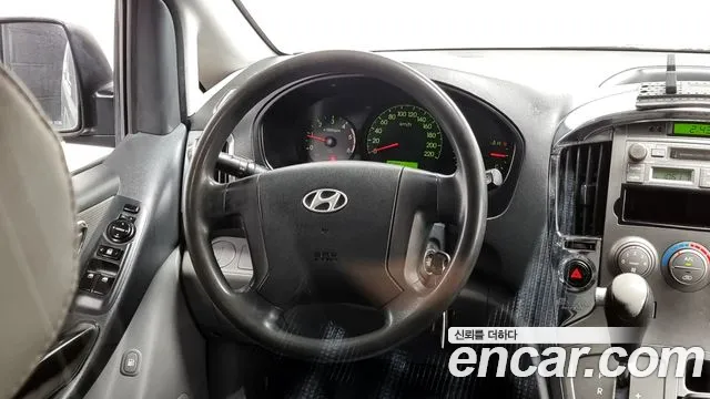 Hyundai Starex 2010 — фото 13