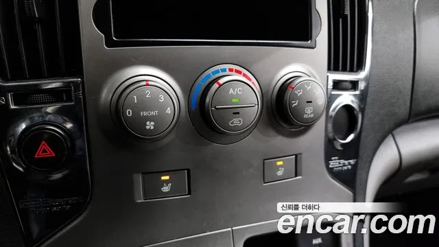 Hyundai Starex 2010 — фото 15