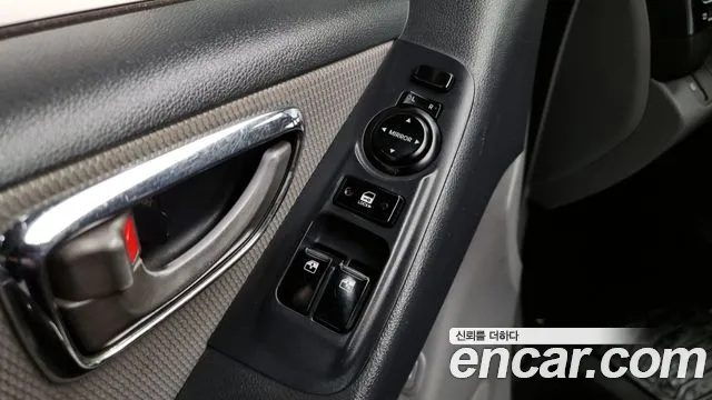 Hyundai Starex 2010 — фото 17