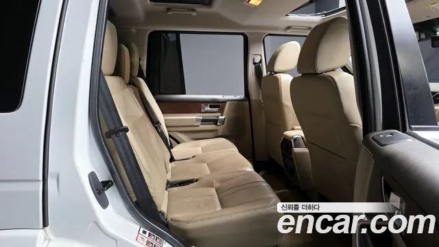 Land Rover Discovery 2016 — фото 12