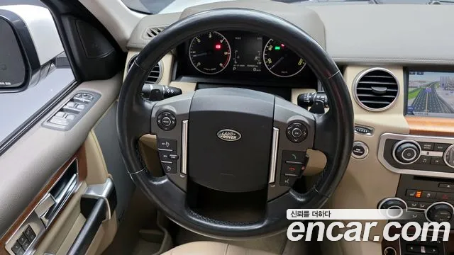 Land Rover Discovery 2016 — фото 13