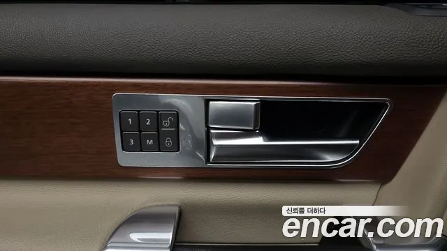 Land Rover Discovery 2016 — фото 16