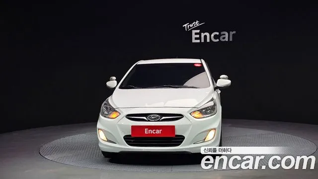 Hyundai Accent 2012 — фото 3