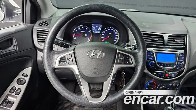 Hyundai Accent 2012 — фото 13