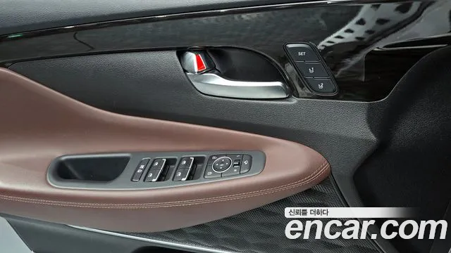 Hyundai Santafe 2019 — фото 18