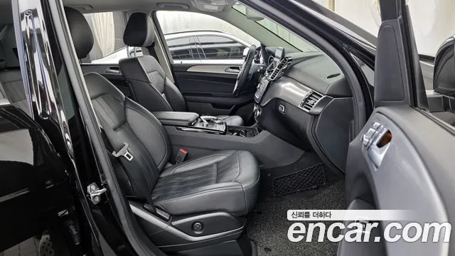 Mercedes-Benz GLE-Class 2018 — фото 11