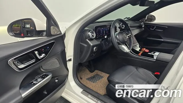 Mercedes-Benz C-Class 2022 — фото 11