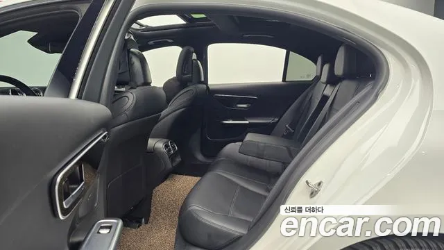Mercedes-Benz C-Class 2022 — фото 12