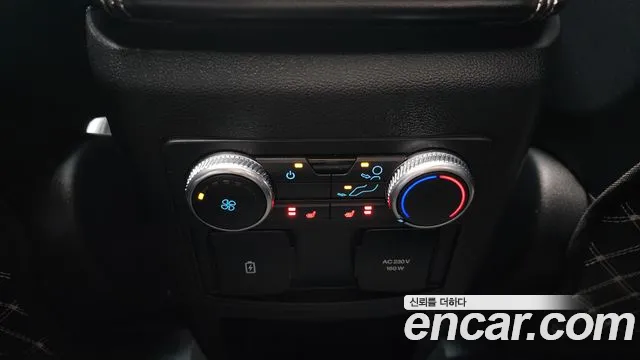 Ford Explorer 2020 — фото 18