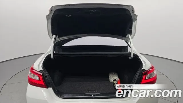 Nissan Altima 2017 — фото 20