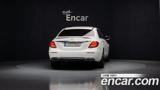 Mercedes-Benz E-Class 2018 — фото 4