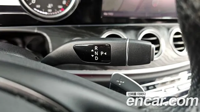 Mercedes-Benz E-Class 2018 — фото 9