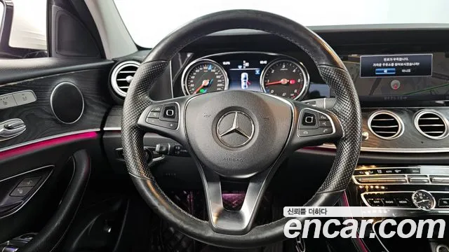Mercedes-Benz E-Class 2018 — фото 13