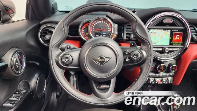 Mini Cooper Convertible 2020 — фото 13